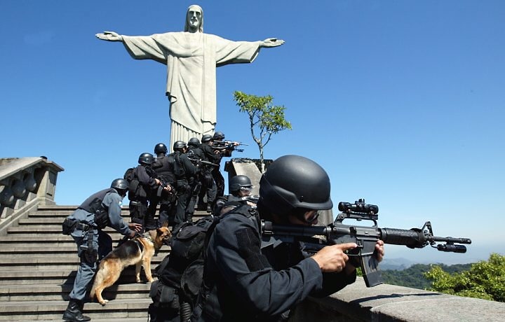 Resultado de imagem para carioca com medo da violência